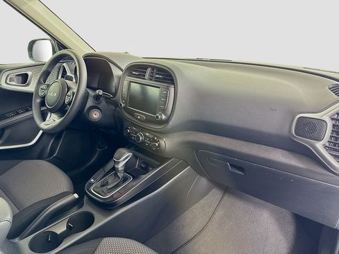 Used 2025 Kia Soul LX w/ LX Technology Package image 28
