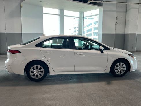 Used 2020 Toyota Corolla L FWD image 11