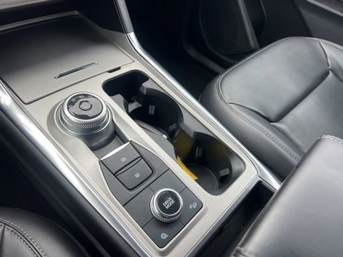 Certified 2022 Ford Explorer XLT w/ Equipment Group 202A image 14