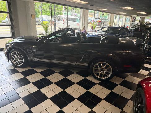 Used 2007 Ford Mustang Shelby GT500 RWD image 8