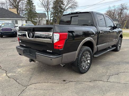 Used 2018 Nissan Titan Platinum Reserve image 5