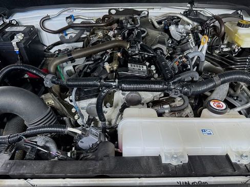 Certified 2025 Toyota Tacoma TRD Sport AWD/4WD image 31