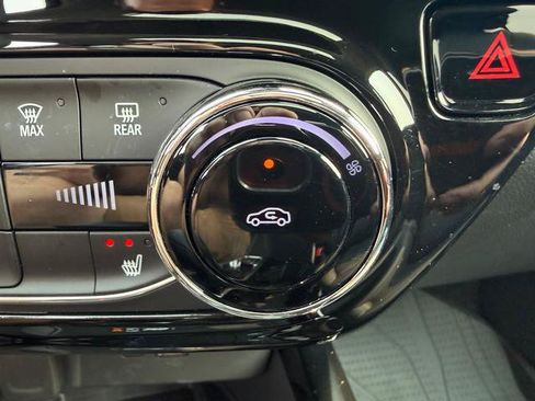 Used 2025 Chevrolet Trax ACTIV w/ Sunroof Package FWD image 22