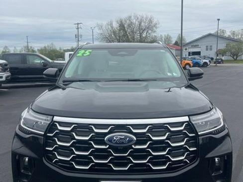 Used 2025 Ford Explorer Platinum w/ LUX Leather Package AWD/4WD image 2