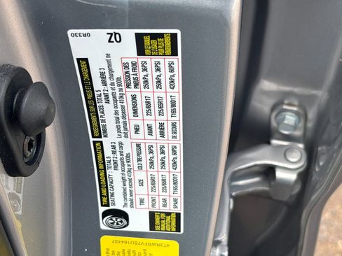 Used 2025 Toyota RAV4 XLE AWD/4WD image 30