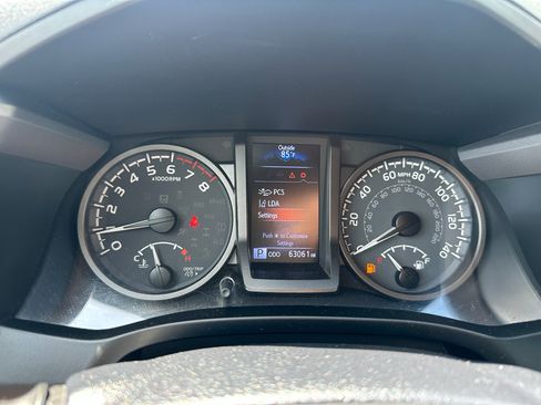 Used 2022 Toyota Tacoma TRD Off-Road image 16