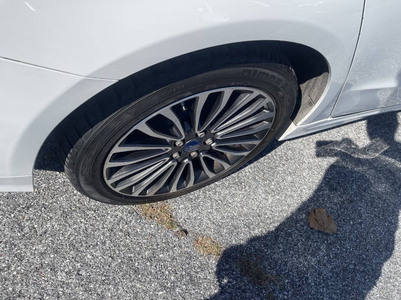 Used 2017 Ford Fusion SE w/ Fusion SE Technology Package AWD/4WD image 27