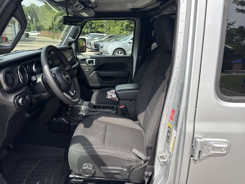 Used 2023 Jeep Wrangler Unlimited Sport AWD/4WD image 16