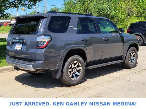 Used 2024 Toyota 4Runner TRD Off-Road AWD/4WD image 3