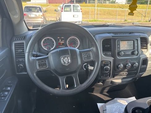 Used 2018 RAM 1500 Express w/ Express Value Package AWD/4WD image 12