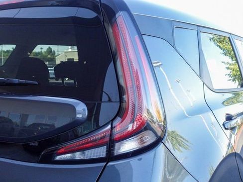 Used 2023 Kia Soul LX w/ Option Group 015 image 6