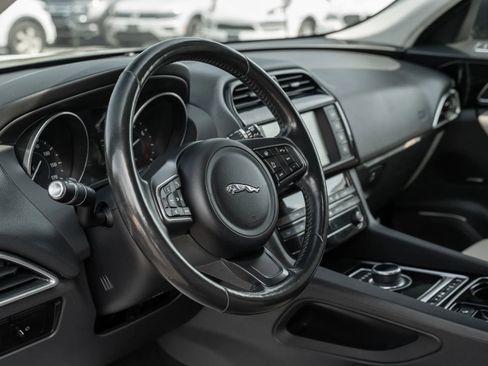 Used 2017 Jaguar F-PACE Premium AWD/4WD image 16