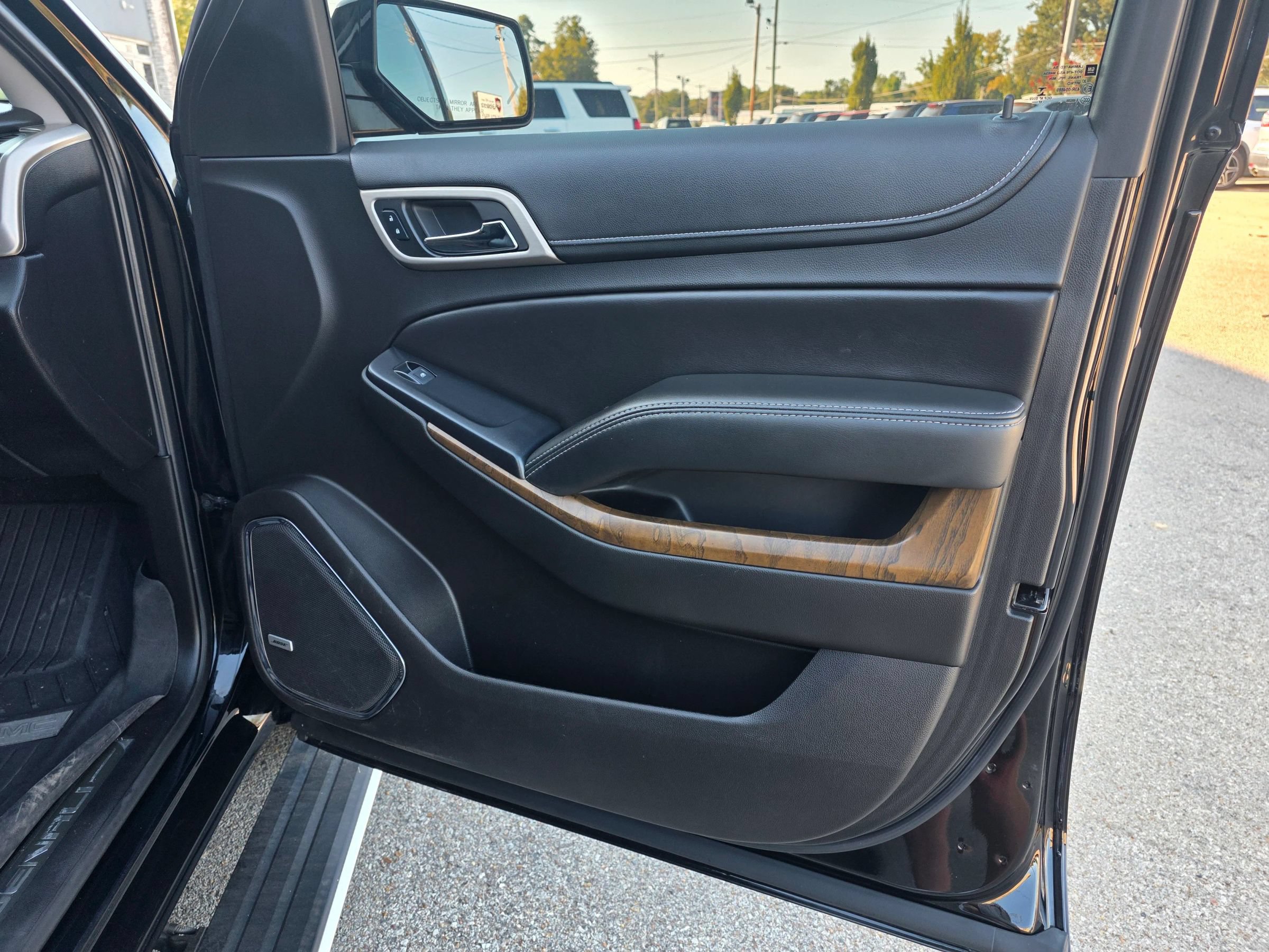 Used 2018 GMC Yukon Denali w/ Open Road Package AWD/4WD image 5