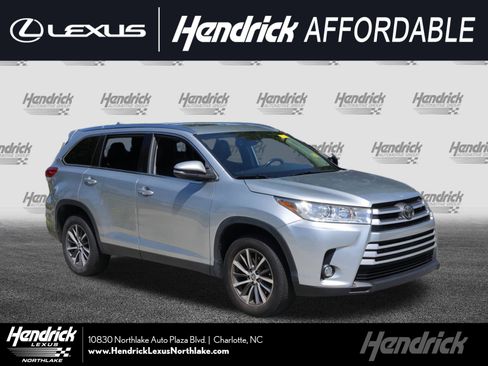 Used 2019 Toyota Highlander XLE image 1
