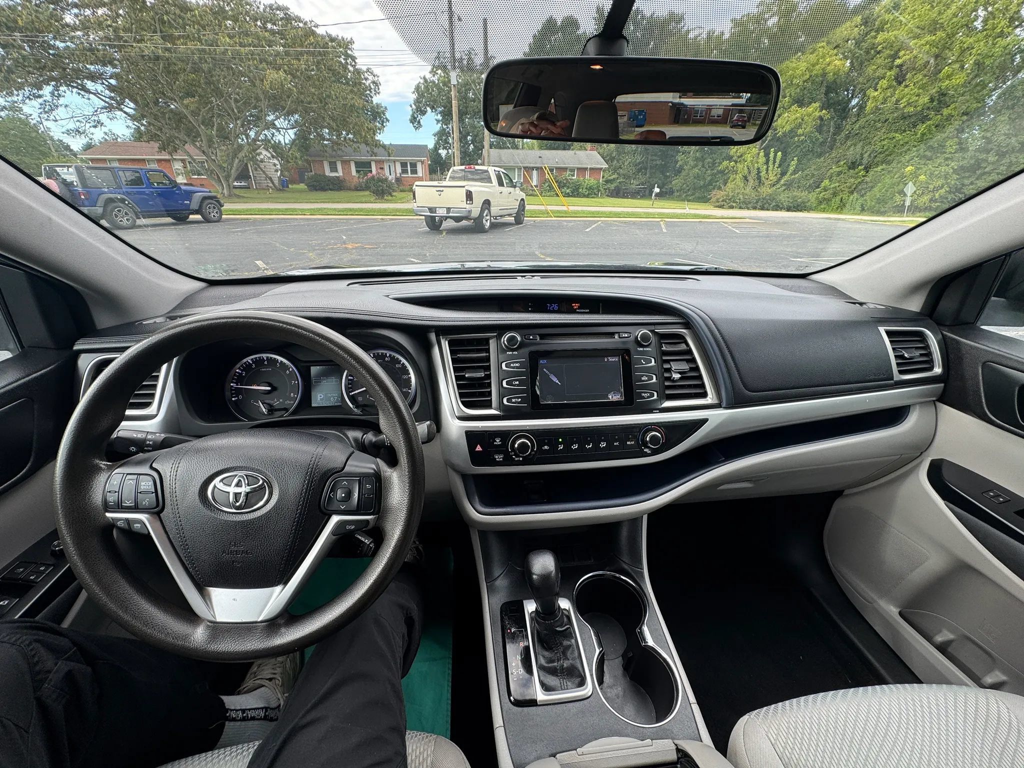 Used 2015 Toyota Highlander LE FWD image 22
