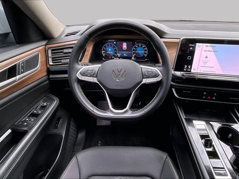 Used 2024 Volkswagen Atlas SE FWD image 6
