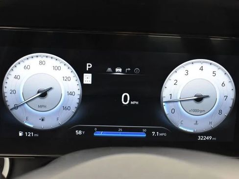 Used 2025 Hyundai Elantra Limited image 28