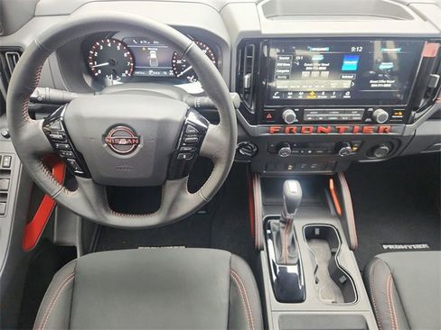 Used 2025 Nissan Frontier PRO-4X image 11