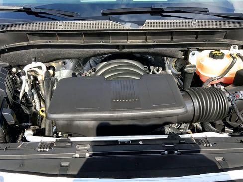 Certified 2024 Chevrolet Suburban LT RWD image 31