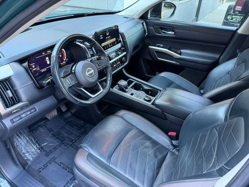 Used 2022 Nissan Pathfinder Platinum w/ Cargo Package AWD/4WD image 14