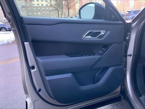 New 2026 Land Rover Range Rover Velar Dynamic SE image 10