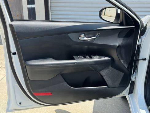 Used 2019 Kia Forte LXS FWD image 33