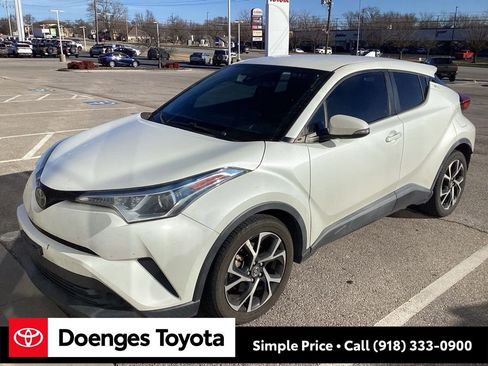 Used 2018 Toyota C-HR XLE image 17