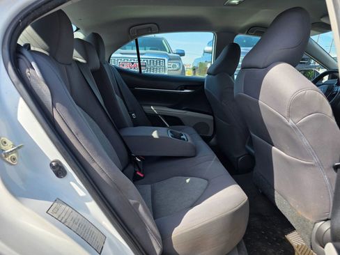 Used 2020 Toyota Camry LE FWD image 13