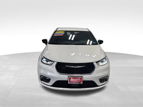 Used 2025 Chrysler Pacifica Select FWD image 9