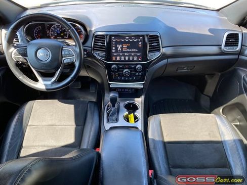 Certified 2022 Jeep Grand Cherokee Laredo X AWD/4WD image 9
