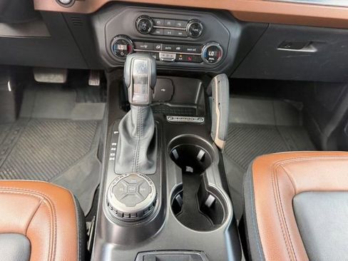 Used 2024 Ford Bronco Outer Banks AWD/4WD image 16
