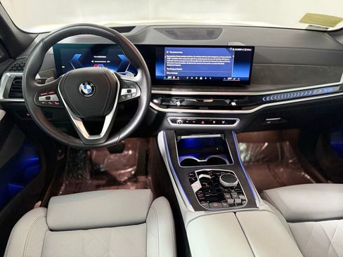 Used 2025 BMW X5 xDrive40i AWD/4WD image 11
