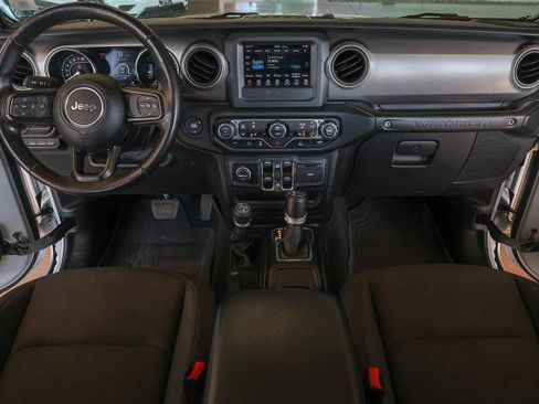 Used 2023 Jeep Wrangler Unlimited w/ Cold Weather Group image 38