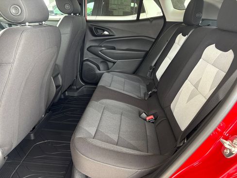 New 2026 Chevrolet Trax LS w/ LS Convenience Package FWD image 15