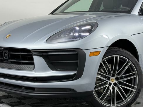 Certified 2026 Porsche Macan AWD/4WD image 11