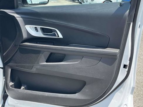 Used 2017 Chevrolet Equinox LT w/ Convenience Package FWD image 24
