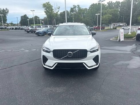 Used 2025 Volvo XC60 B5 Plus w/ Protection Package Premier AWD/4WD image 4
