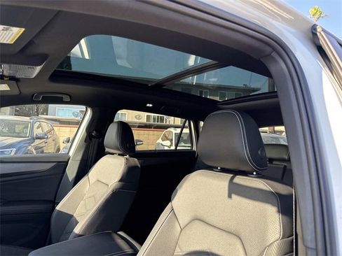 New 2026 Volkswagen Atlas Cross Sport SE image 17