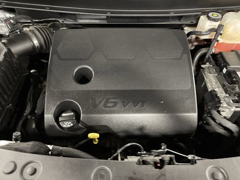 Used 2023 Buick Enclave Essence w/ Sport Touring Edition image 17