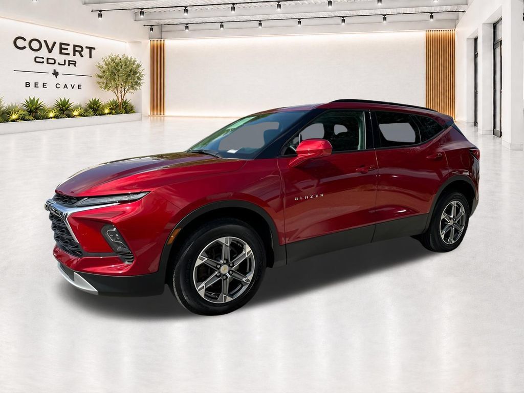 Used 2024 Chevrolet Blazer LT w/ Convenience Package FWD image 9