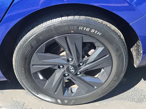 Used 2021 Hyundai Elantra SEL w/ Convenience Package FWD image 23