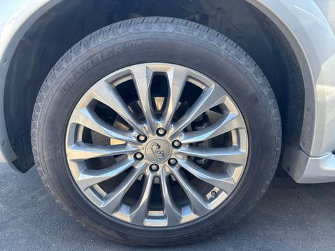 Used 2017 INFINITI QX80 2WD w/ Driver Assistance Package image 6