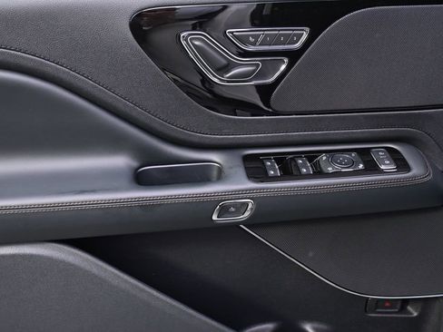 New 2026 Lincoln Aviator AWD w/ Jet Appearance Package image 23