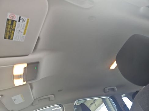 Used 2023 Nissan Rogue SV image 32