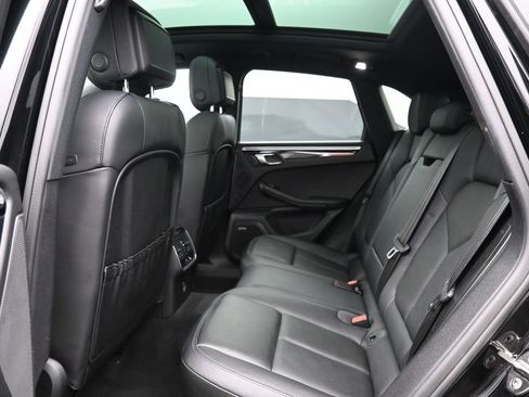 Used 2019 Porsche Macan AWD/4WD image 21