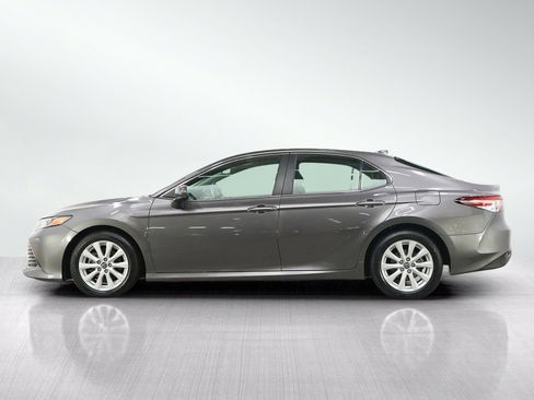 Used 2019 Toyota Camry LE FWD image 2