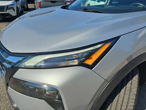 Used 2025 Nissan Rogue SV FWD image 35