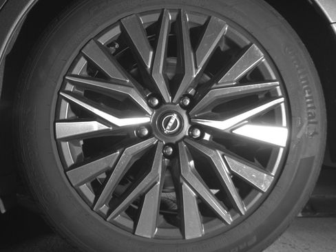 Used 2025 Nissan Altima 2.5 SV FWD image 14