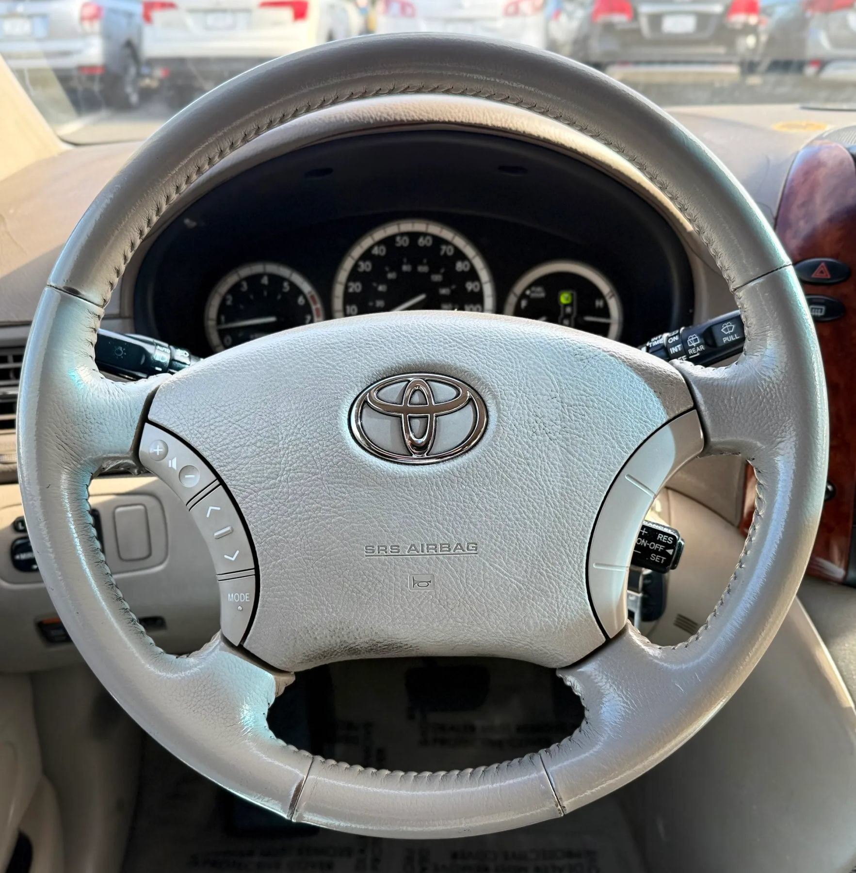 Used 2004 Toyota Sienna XLE w/ XLE Pkg 12 FWD image 12