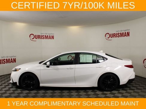 Used 2025 Toyota Camry SE FWD image 4